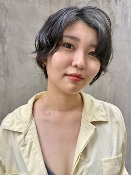 ロッソサンテ(rosso sante) ニュアンスパーマでつくる、大人の余白ショート