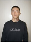 メンズカットバーバースタイルスパイキーショートフェードボウズ