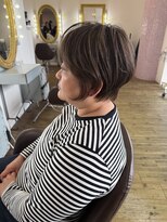 コワファースト 別府 白髪ぼかしハイライト×ショートヘア