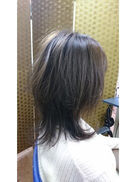 ヘアサロン スリーク(Hair Salon Sleek) 伸ばしかけの軽いレイヤースタイル