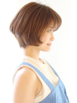 レウナ 外苑前(Reuna) 30代40代に人気シルエットが綺麗に見えるショートボブ