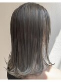 edge.下北沢 透明感グレー外ハネスタイル