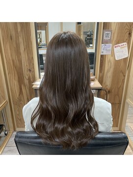 フェリア 梅田(FERIA) オリーブベージュ/アースカラー/大人かわいいヘア