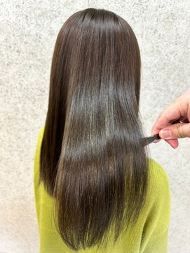 ガーディナ(Gardina) ストレート　艶カラー　アッシュカラー　髪質改善　縮毛矯正