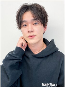 サロンリベルテ(salon Liberte) センターパートソフトツイスパツーブロック10代20代爽やか