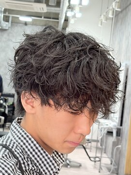 フォンド 津田沼(fond.) MEN’S HAIR/ブルーブラック/フェザーパーマ/津田沼