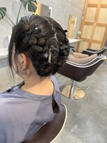 シロ(SHeIRO)&nbsp;三つ編みアレンジ