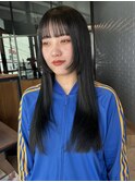 暗髪ぷつっとバング顔まわりレイヤー