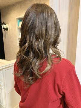 キャアリー(Caary) 福山市美容院Caary 立体感のあるハイライトベージュカラー40代