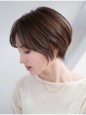 表参道白髪ぼかしハイライトミディアムボブアッシュグレー50代