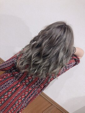 サロンド コンフォート サーヴァ(Salone di Comfort SaVa) シルバーグレイ