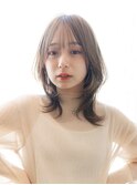 オリーブアッシュグレージュ大人かわいいくびれレイヤーカット