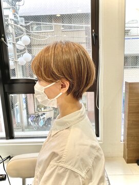 アッシュ 大泉学園店(Ash) 耳掛けハイトーンショート【Ash大泉学園 横山】