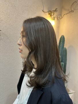 トリコ 柏(tricot) 顔周りレイヤー/オリーブアッシュ/レイヤーカット