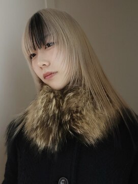 ユルク トウキョウ(jurk tokyo) ホワイトブロンド レイヤーカット デザインカラー ホワイト