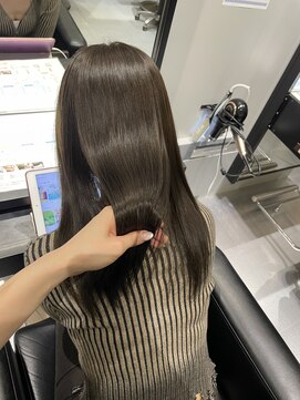 オリーブベージュ　ベージュカラー　ブラウンカラー