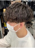 スパイラルパーマ波巻きマッシュセンターパート無造作ツイスト