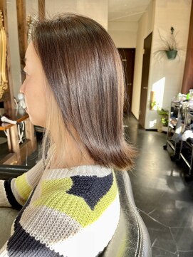 ヌーベルヴァーグ(Nouvelle Vague) インナーカラー/外ハネ/ダブルカラー/ボブ