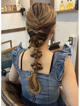 アイノベル(‘Inovel’) ゆるふわ編み込みヘアセット