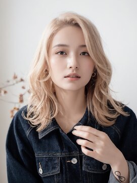 ブロッサム 上尾店(Blossom) 30代40代ブリーチミルクティー伸ばしかけミディアムウルフ