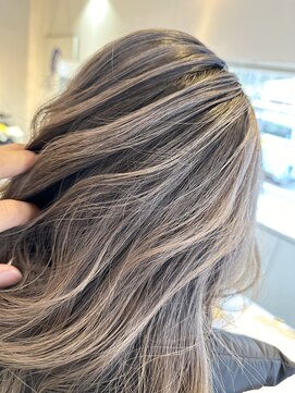 イフプロデュースドバイアミカ(iF produced by Amica) シャドールーツ