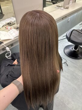 リリー(Lilley) 透明感ベージュカラー/艶感カラー