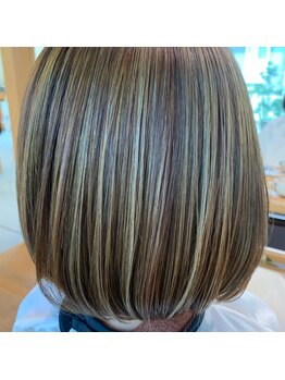 ヘアーサロン ジャヤ(hair salon jaya)の写真/"白髪を隠さず活かす"年齢と共に気になる白髪を味方に!新提案カラー［白髪をしっかり染めない白髪染め］　