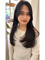 アメリ(Amelie) 柔らかく顔まわりにレイヤーを入れて動きのある髪に。