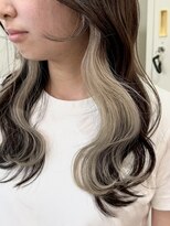 サクラ オモテサンドウ(SAKURA)&nbsp;レイヤーカット×ブリーチを使ったインナーカラー☆表参道