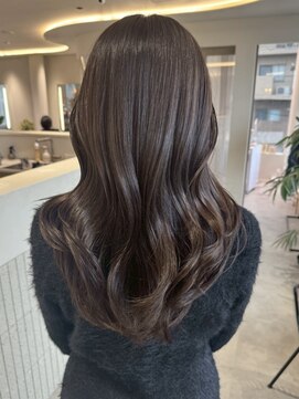 ビビバイベル(BiVi by BHEL) 桑名ロングレイヤーカットハッシュカット透明感カラー重めロング