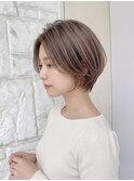 【東 純平】耳掛けレイヤーショートボブ ラベンダーグレージュ