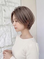 ラミ(L'ami) 【東 純平】耳掛けレイヤーショートボブ ラベンダーグレージュ