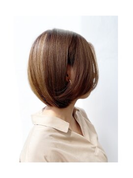 カーサインフィニテイ Hair Design caRsa INFINITY 大人可愛いミディアムボブ ハイライト