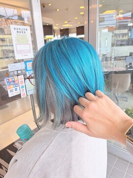 マリーインターナショナル 浦添店(MARIE INTERNATIONAL) ハイトーンボブブリーチシルバー水色アッシュツートン