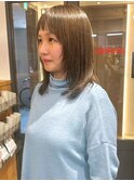 オリーブベージュ ハイトーン 顔周りレイヤー オン眉