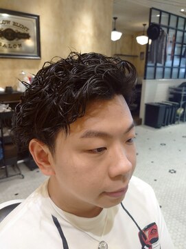 ルドローブラントオオサカ(LUDLOW BLUNT Osaka) 【LUDLOW　BLUNT】フェードカット バーバーヘア セクシーパーマ