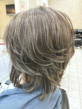 白髪ぼかしハイライト　ショート