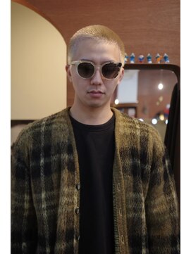 エディ(Edy) メンズ刈り上げケアブリーチ抜きっぱなしブロンド眉毛カット岡山