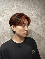 キタセンジュバーバー バイ ティーズ(KITASENJU BARBER by T's) センターパート オレンジメッシュ ハイライト ブリーチ