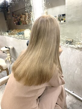 ロイジー(roijir) 【roijir 表参道】ハイトーン×くすみベージュ