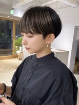 トゥナ(Tuna) マッシュショート×デザインカラー