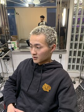 メリケンバーバーショップ フクオカ(MERICAN BARBERSHOP FUK) ハイライトマッシュパーマウルフアッシュブラック