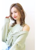 顔周りレイヤーで簡単イメチェンくびれミディアム