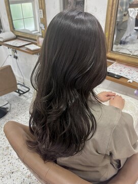 セライロ 千葉(celilo) ロングレイヤーレイヤーカット透明感カラーグレージュ【momoka】