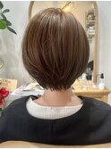 美シルエットの丸みショートボブ