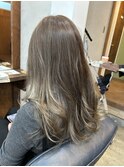 アッシュベージュ