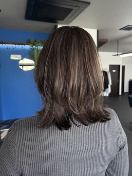 エミタス 柳通り(Emitas.) 白髪ぼかしハイライト