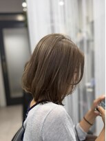 トウ(tou.)&nbsp;くすみベージュ/ベージュカラー/白髪ぼかし/30代40代50代