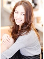 ミッシェル アフロート(michelle afloat) ランダムなハネもキレイに見せるラウンドCカット☆