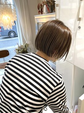 フィグバイアルテフィーチェ(fig by artefice) ミニボブ×アッシュベージュ